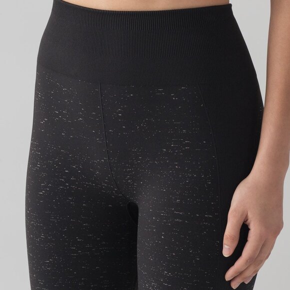 NWT Lululemon Ebb To Flow 7/8 Tight *Fleck, Sz 6, Black/White - Picture 7 of 7